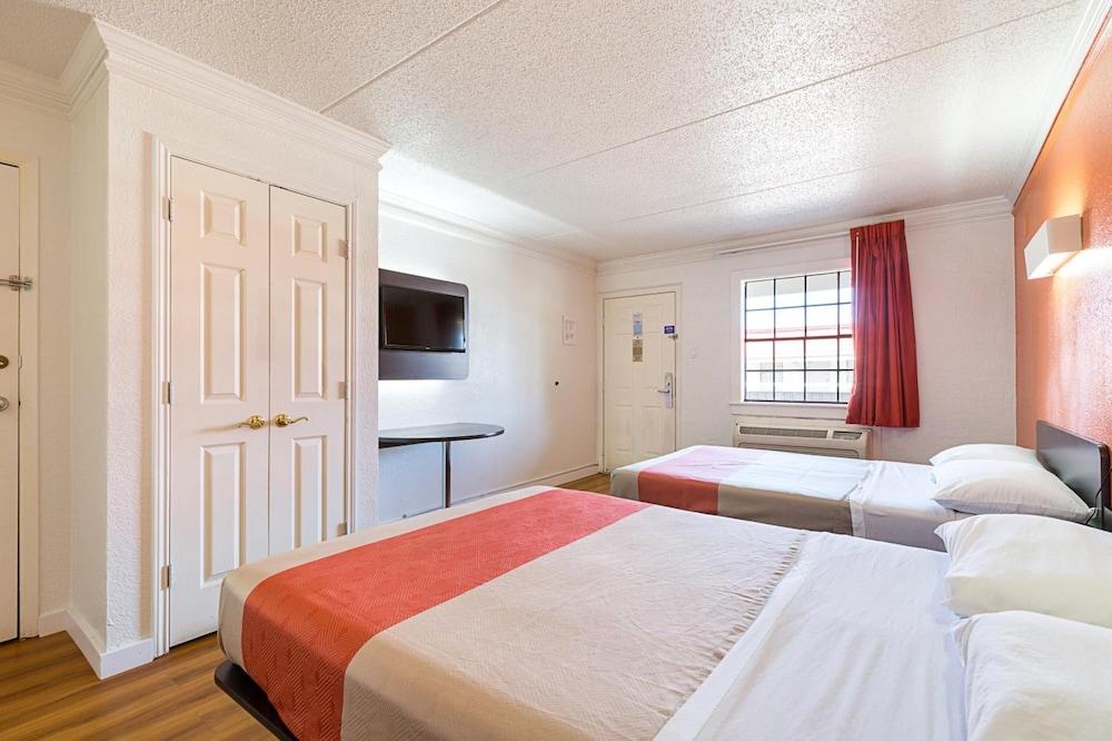 Motel 6-Kirkland, Wa - North Kirkland Buitenkant foto