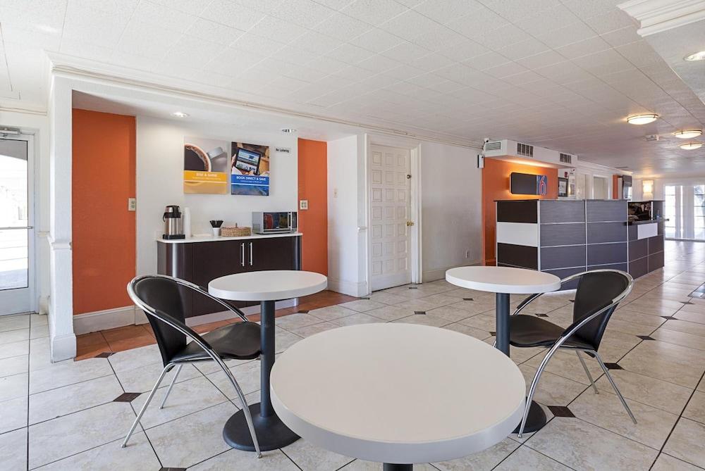 Motel 6-Kirkland, Wa - North Kirkland Buitenkant foto
