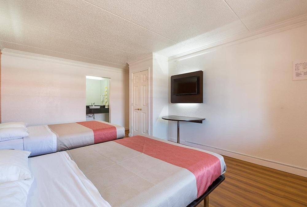 Motel 6-Kirkland, Wa - North Kirkland Buitenkant foto
