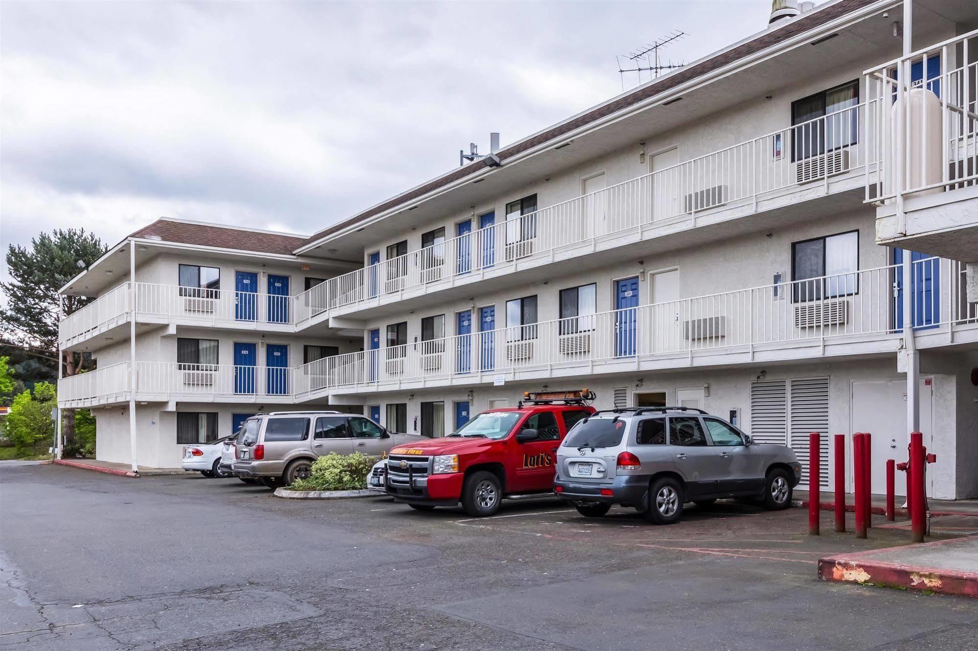 Motel 6-Kirkland, Wa - North Kirkland Buitenkant foto